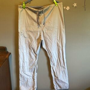 💙Good conditioned scrub pants for men and women!